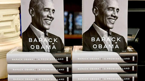 Hồi ký của ông Obama bán được hàng trăm nghìn bản trong ngày đầu ra mắt