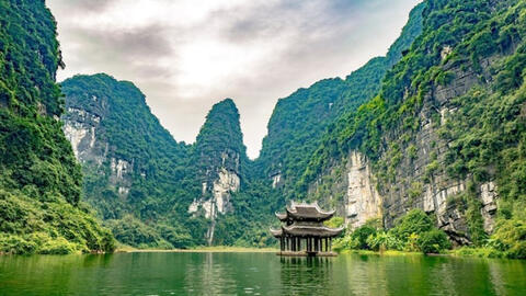 Tạp chí du lịch nước ngoài bình chọn 10 điểm đến đẹp nhất Việt Nam năm 2023