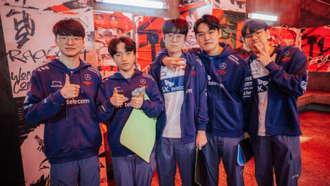 Nếu T1 "disband", ai sẽ là người ra đi? Cái tên tưởng chừng chắc chắn nhất cũng có thể rời đội