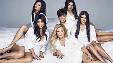 Nhà Kardashian-Jenner trở thành thế lực có ảnh hưởng nhất thập niên 2010 như thế nào?