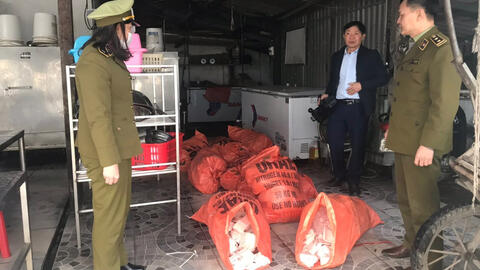 Phát hiện, xử lý gần 500kg mỡ động vật không rõ nguồn gốc, xuất xứ tại Hà Tĩnh
