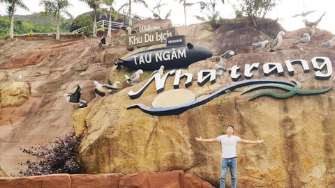 Tàu ngầm Nha Trang - Nơi tự tình của đá