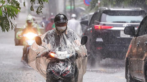 Bắc Bộ và Nam Bộ sắp đón mưa lớn diện rộng