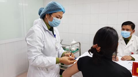Vắc xin Việt Covivac thử nghiệm giai đoạn 2