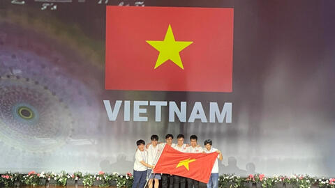 Việt Nam đoạt 2 huy chương Vàng Olympic Toán quốc tế với điểm tuyệt đối