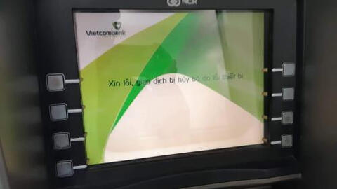 Hàng loạt máy ATM Vietcombank không thể giao dịch vì bị lỗi