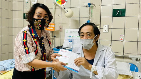 Bệnh tình diễn viên Giang Còi chuyển nặng, nam danh hài không đồng ý điều trị hóa chất