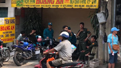 200 lượng vàng không cánh mà bay khỏi tiệm vàng trong đêm
