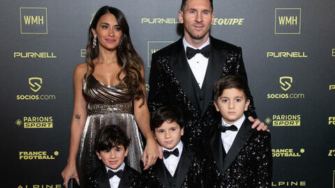 Messi cùng cả gia đình lên lịch đến Paris, sẵn sàng cho danh hiệu Quả bóng vàng lịch sử
