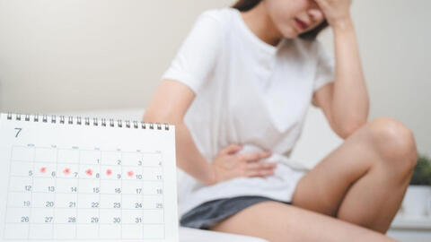 Chướng bụng, tích nước trong cơ thể thời kì "đèn đỏ" gây tăng cân: Làm sao để hết?