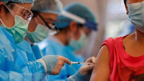 Lo ngại biến thể mới, Đông Nam Á đẩy mạnh tiêm 'trộn vaccine' và mũi thứ 3