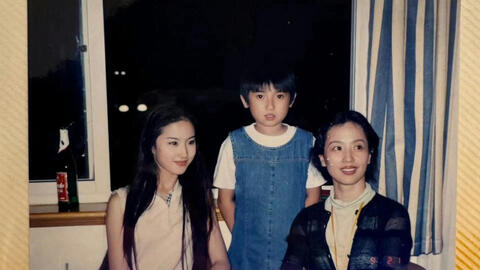 Lưu Diệc Phi gây bão với khoảnh khắc cũ chưa từng được công bố năm 16 tuổi, hình ảnh kém chất lượng không dìm nổi "visual" cực phẩm
