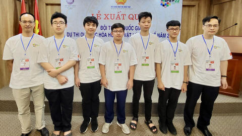 Lần đầu tiên Việt Nam có học sinh lớp 10 giành Huy chương Vàng Olympic Vật lý Quốc tế