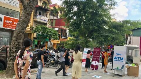 Tặng thêm 45.000 khẩu trang cho cây ATM khẩu trang tại Hà Nội