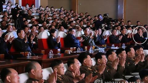 KCNA công bố ảnh ông Kim Yong-chol tháp tùng nhà lãnh đạo Triều Tiên xem văn nghệ