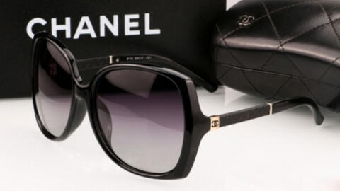 Bắt giữ hàng trăm kính mát giả nhãn hiệu Chanel