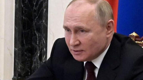 Putin ra lệnh cho các hoạt động quân sự ở Ukraina, yêu cầu lực lượng Kyiv đầu hàng