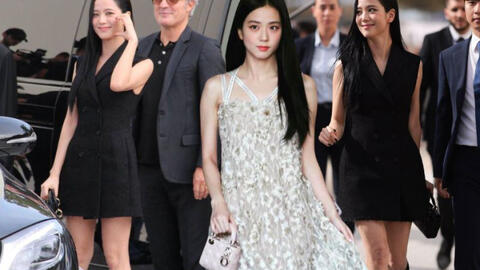 Mọi sự chú ý đều đổ dồn vào Jisoo!