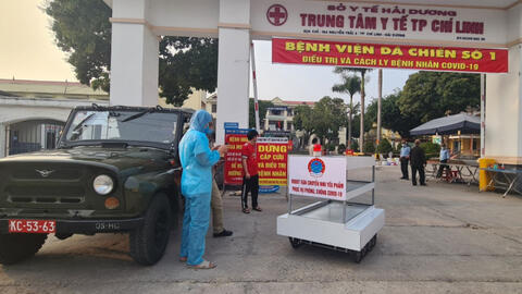 Thần tốc chế tạo robot phục vụ phòng chống đại dịch COVID-19