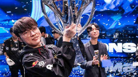 Faker lọt Top 6 VĐV có mức lương cao nhất xứ kim chi, vượt mặt cả siêu sao của PSG