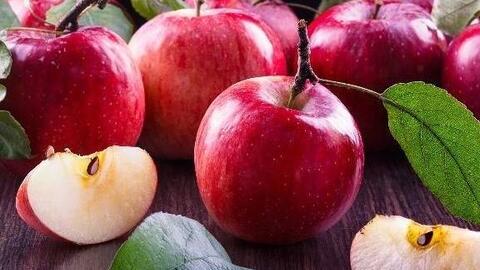 Người xưa nói "buổi sáng ăn táo là vàng, buổi trưa là bạc, buổi tối là kịch độc", liệu có đúng không?