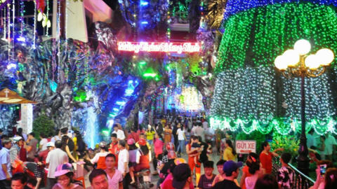 Top 5 con đường nhộn nhịp bậc nhất Sài Gòn dịp Noel