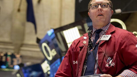 S&P 500 sụt giảm do lo ngại lạm phát làm suy yếu kinh tế toàn cầu