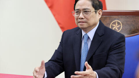 Thủ tướng Phạm Minh Chính điện đàm với Thủ tướng Trung Quốc, giải quyết vấn đề ách tắc hàng hóa tại cửa khẩu