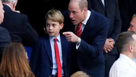 William và Kate đang "bí mật đào tạo" con trai cả trở thành vị vua tương lai, giúp con "không hoảng sợ" khi thực hiện các nhiệm vụ hoàng gia