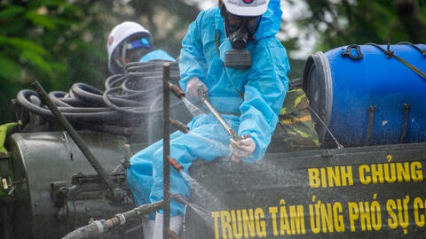 Thứ trưởng Bộ Y tế: Đỉnh dịch dự kiến trong vòng 10 ngày tới