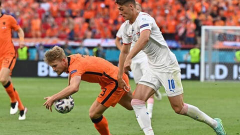 De Ligt nhận thẻ đỏ, Hà Lan gục ngã trước CH Czech