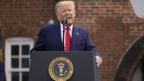 Ông Trump dọa chỉnh đốn hoặc đóng các trang mạng xã hội
