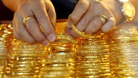 Giá vàng tiếp tục giảm sốc, về quanh 56 triệu đồng mỗi lượng