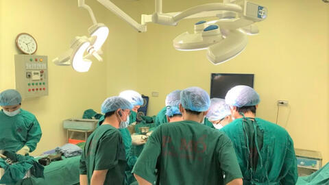 Việt Nam lần đầu tiên cắt bỏ thành công khối u xương chày, phục hồi hoàn toàn chân cho bệnh nhân