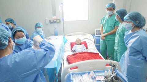 Lần đầu tiên ghép tế bào gốc thành công, chữa khỏi bệnh u nguyên bào thần kinh cho em bé 4 tuổi