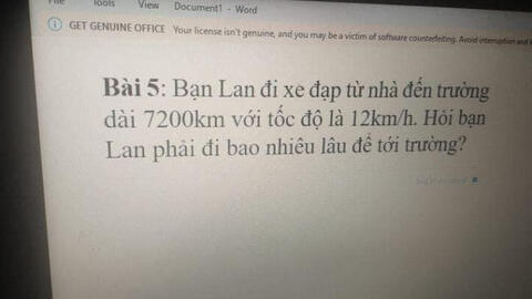 Bài toán tiểu học gây "sang chấn" nhất lúc này: Lan đi học quãng đường dài 7.200km với tốc độ 12km/h, bao lâu Lan đến trường?
