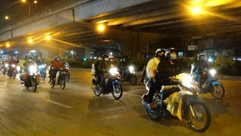 Đoàn người vượt 2000 km từ tâm dịch Bình Dương về phía Bắc tránh dịch