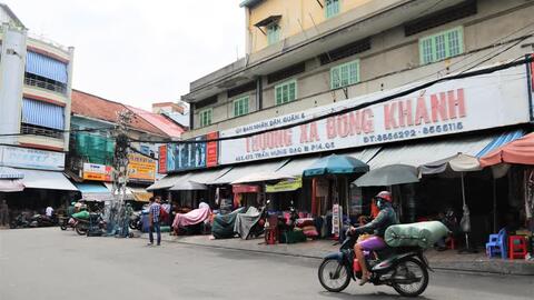 Chợ Soái Kình Lâm: Vựa vải lớn nhất Sài Gòn ế ẩm chưa từng thấy sát Tết, tiểu thương 'nằm dài' chờ khách