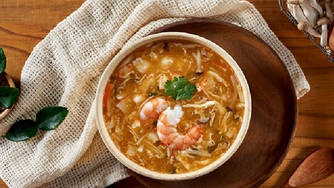 Món ngon mỗi ngày: Súp nấm hải sản chua cay