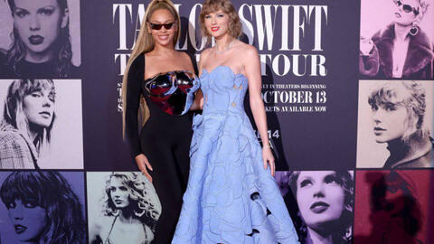 Ảnh hot nhất hôm nay: Taylor Swift và Beyoncé thân thiết tại họp báo ra mắt phim The Eras Tour, bất chấp 2 fandom "chiến" nhau dữ dội!