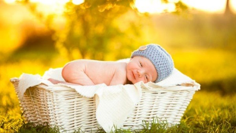 Thời gian tắm nắng cho trẻ sơ sinh là bao lâu?