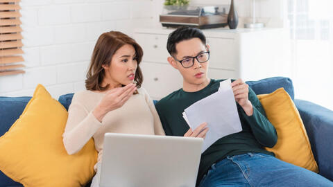 Được bố mẹ vợ cho tất cả đất đai nhưng chồng tôi vẫn muốn giữ lại nhà riêng