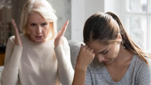 Gửi con cho mẹ chồng chăm giúp để đi du lịch thì bị từ chối, nàng dâu 8X lên TikTok "bóc phốt" khiến dân mạng tranh cãi kịch liệt