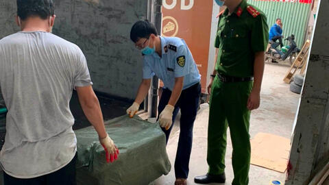7 tấn vú heo không rõ nguồn gốc theo 'luồng xanh' vào Hà Nội
