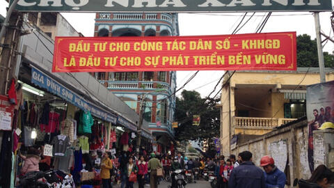 Trải nghiệm ác mộng đi chợ ở Hà Nội: Bị hành hung, đốt vía, "quay xe"