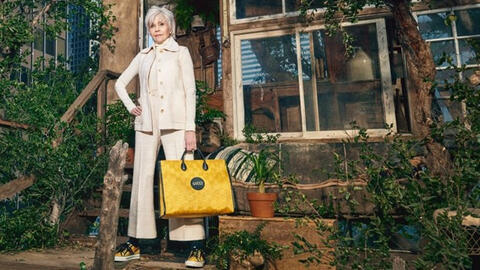 Minh tinh 83 tuổi Jane Fonda làm vedette trong BST mới của Gucci