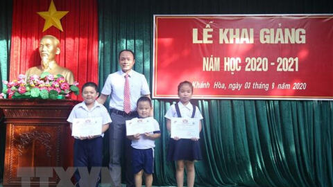 Gần 23 triệu học sinh trên cả nước khai giảng năm học mới 2020-2021