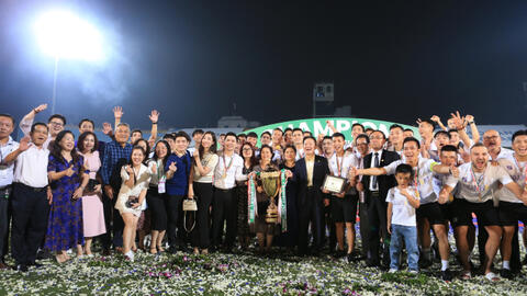 Các đội vô địch V.League được thưởng thế nào: Bầu Hiển chi cả chục tỷ cho Hà Nội, CLB CAHN được thưởng ít nhất