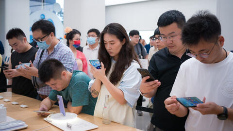Huawei như "phương hoàng tái sinh", lập kỳ tích xuất thần ở Trung Quốc: Ai nói iPhone 15 mới là nhất?