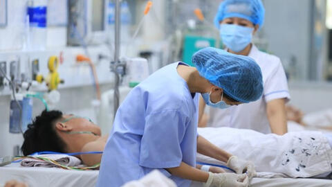 Bộ Y tế cử chuyên gia hỗ trợ Hà Nội ngăn chặn dịch sốt xuất huyết